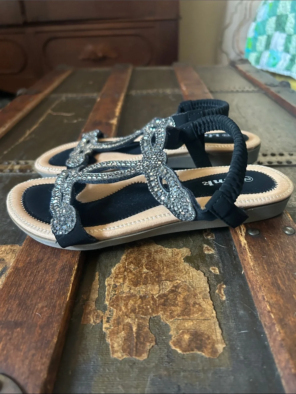 Link Black Beaded T-Strap Sandals with Tan Footbed; size kids 2